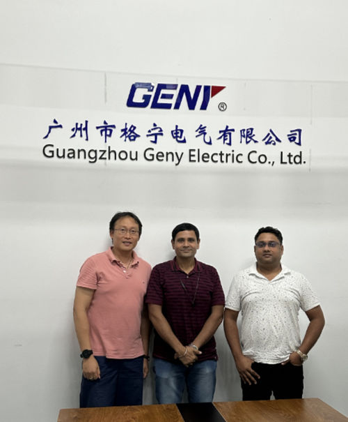 最新の企業ニュース GENY Electric Co., Ltd は,電気メーターの校正装置の受付と訓練のためにインドのクライアントをホストしました.